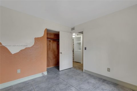 Condominio en venta en Hialeah, Florida, 3 dormitorios, 91.04 m2 № 2047805 - foto 21