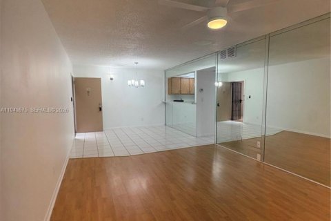 Condo in Hollywood, Florida, 2 bedrooms  № 2000517