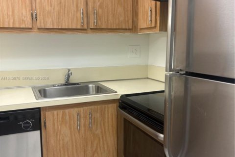 Снять в аренду кондоминиум в Холливуд, Флорида 2 спальни, 79.71м2, № 2000517 - фото 12