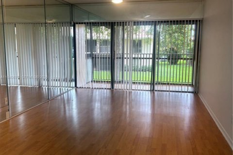 Снять в аренду кондоминиум в Холливуд, Флорида 2 спальни, 79.71м2, № 2000517 - фото 22