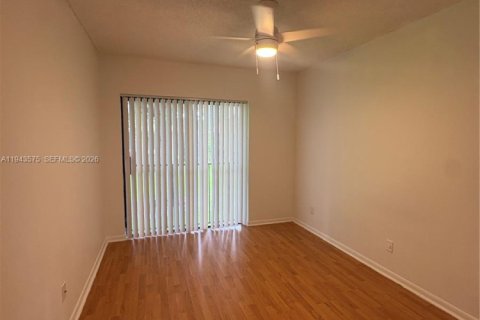 Снять в аренду кондоминиум в Холливуд, Флорида 2 спальни, 79.71м2, № 2000517 - фото 9