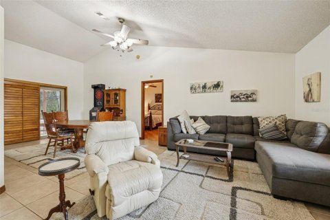 Casa en venta en Deltona, Florida, 3 dormitorios, 157.56 m2 № 1782511 - foto 3