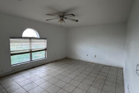 House in Dundee, Florida 4 bedrooms, 208.29 sq.m. № 1810479 - photo 8