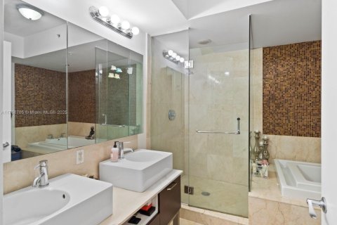 Condominio en venta en Miami, Florida, 2 dormitorios, 120.59 m2 № 1702258 - foto 16