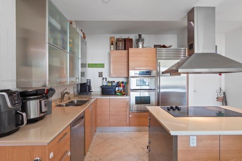Condominio en venta en Miami, Florida, 2 dormitorios, 120.59 m2 № 1702258 - foto 11