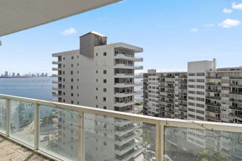 Condominio en venta en Miami, Florida, 2 dormitorios, 120.59 m2 № 1702258 - foto 3