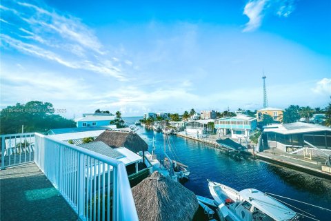 House in Tavernier, Florida 5 bedrooms, 240.25 sq.m. № 1893062 - photo 5