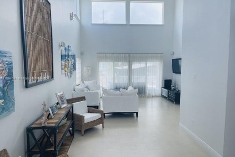 House in Tavernier, Florida 5 bedrooms, 240.25 sq.m. № 1893062 - photo 9