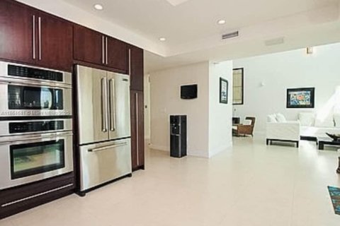 House in Tavernier, Florida 5 bedrooms, 240.25 sq.m. № 1893062 - photo 7
