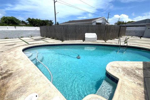 Villa ou maison à vendre à Hollywood, Floride: 4 chambres, 173.63 m2 № 1802298 - photo 19