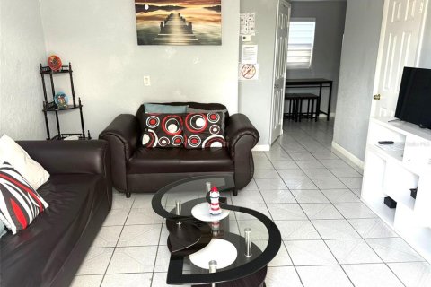 Villa ou maison à vendre à Hollywood, Floride: 4 chambres, 173.63 m2 № 1802298 - photo 24