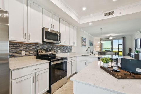 Condo in Bradenton, Florida, 2 bedrooms  № 1586177 - photo 8