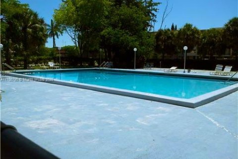 Copropriété à vendre à Hollywood, Floride: 1 chambre, 77.11 m2 № 1700212 - photo 12
