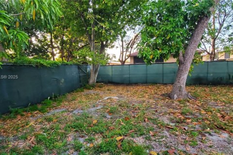 Casa en venta en Miami, Florida, 2 dormitorios, 58.06 m2 № 1937191 - foto 7