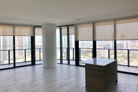 Купить кондоминиум в Майами, Флорида 2 спальни, 101.82м2, № 2025825 - фото 4