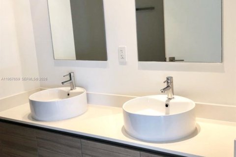 Купить кондоминиум в Майами, Флорида 2 спальни, 101.82м2, № 2025825 - фото 17