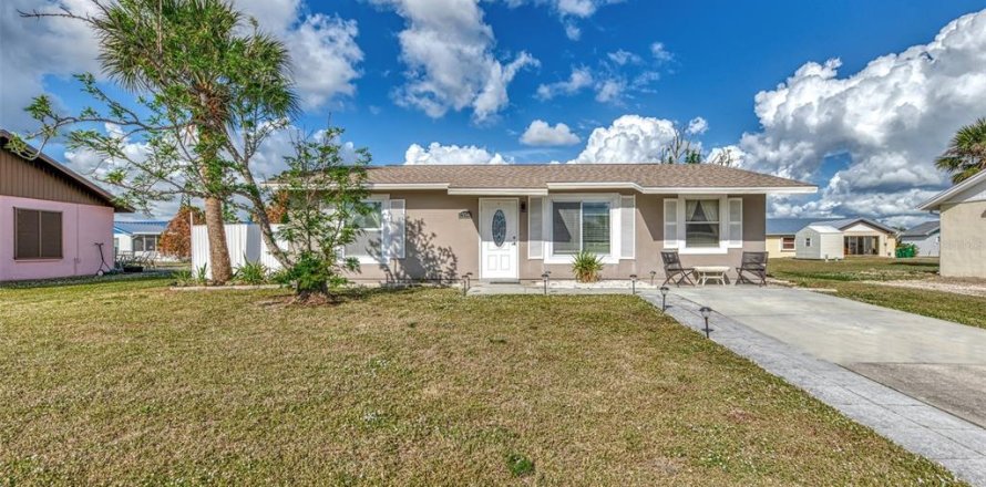 Villa ou maison à Port Charlotte, Floride 3 chambres, 102.19 m2 № 1555465