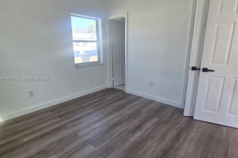 Снять в аренду виллу или дом в Норт-Майами-Бич, Флорида 1 спальня, № 2003557 - фото 7