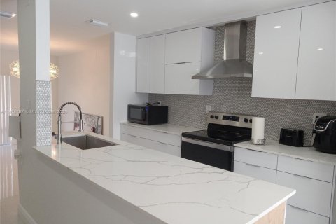 Adosado en alquiler en Plantation, Florida, 3 dormitorios, 164.44 m2 № 1923569 - foto 7