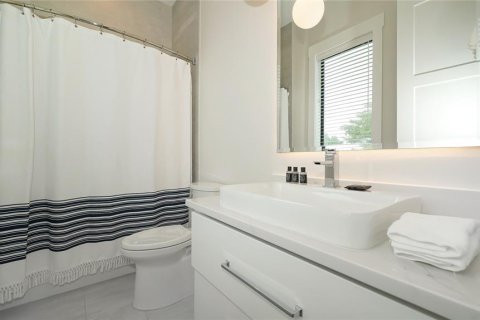 Casa en venta en Holmes Beach, Florida, 4 dormitorios, 274.06 m2 № 2145000 - foto 24
