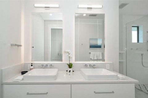 Casa en venta en Holmes Beach, Florida, 4 dormitorios, 274.06 m2 № 2145000 - foto 16