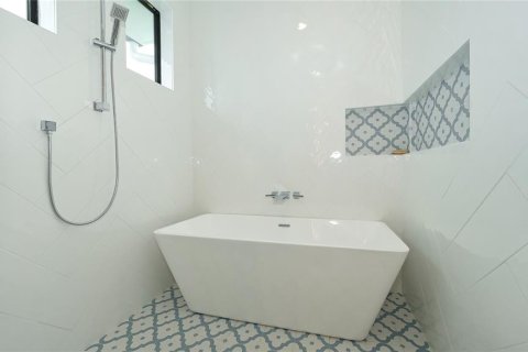 Casa en venta en Holmes Beach, Florida, 4 dormitorios, 274.06 m2 № 2145000 - foto 17