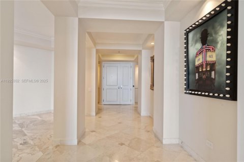 Снять в аренду кондоминиум в Майами, Флорида 3 спальни, 233.18м2, № 1984267 - фото 9