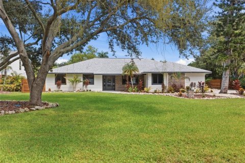 House in Bradenton, Florida 5 bedrooms, 267.47 sq.m. № 2394247 - photo 4