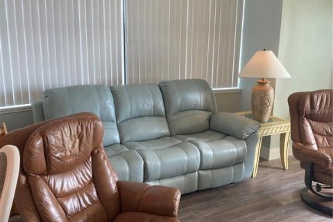 Condo in New Smyrna Beach, Florida, 2 bedrooms  № 1442103 - photo 7