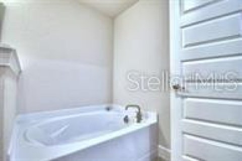 House in Winter Haven, Florida 4 bedrooms, 204.38 sq.m. № 1760332 - photo 28