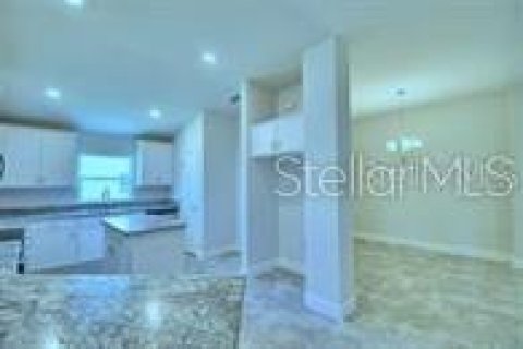 House in Winter Haven, Florida 4 bedrooms, 204.38 sq.m. № 1760332 - photo 8