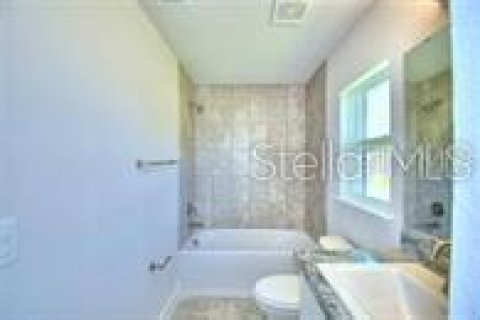 House in Winter Haven, Florida 4 bedrooms, 204.38 sq.m. № 1760332 - photo 19