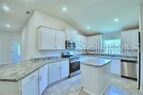 House in Winter Haven, Florida 4 bedrooms, 204.38 sq.m. № 1760332 - photo 5