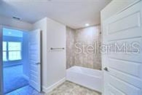 House in Winter Haven, Florida 4 bedrooms, 204.38 sq.m. № 1760332 - photo 14