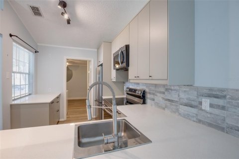 Villa ou maison à vendre à Palm Harbor, Floride: 1 chambre, 61.32 m2 № 1902748 - photo 15