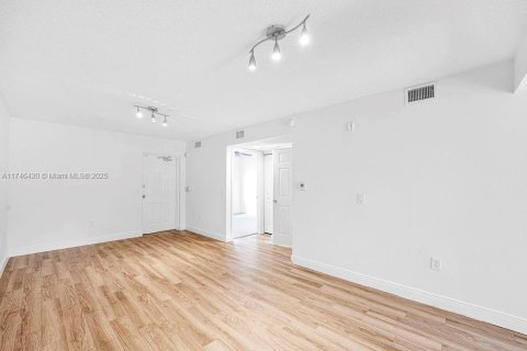 Condominio en venta en West Palm Beach, Florida, 2 dormitorios, 82.03 m2 № 1766370 - foto 5