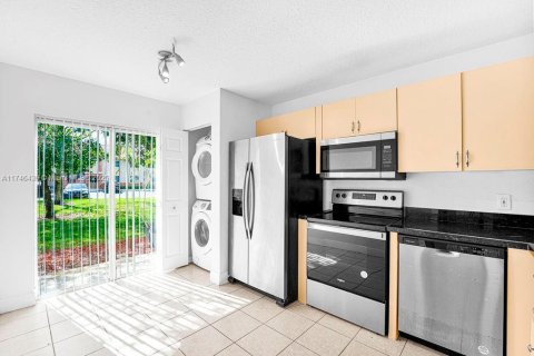 Condominio en venta en West Palm Beach, Florida, 2 dormitorios, 82.03 m2 № 1766370 - foto 1