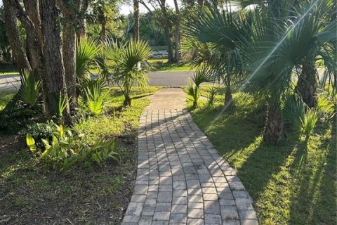 House in Flagler Beach, Florida 2 bedrooms, 156.26 sq.m. № 1909350 - photo 2
