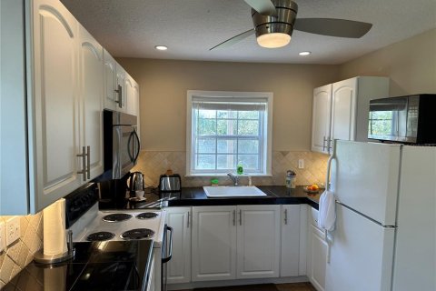 House in Flagler Beach, Florida 2 bedrooms, 156.26 sq.m. № 1909350 - photo 19