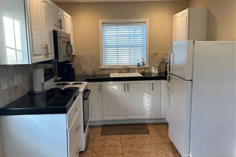 House in Flagler Beach, Florida 2 bedrooms, 156.26 sq.m. № 1909350 - photo 14