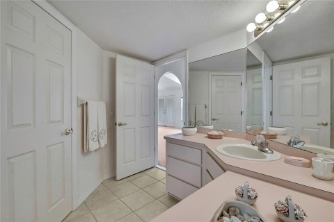 House in Spring Hill, Florida 3 bedrooms, 176.7 sq.m. № 1553491 - photo 30