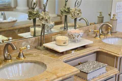 House in Plantation, Florida 5 bedrooms, 327.57 sq.m. № 2068905 - photo 16