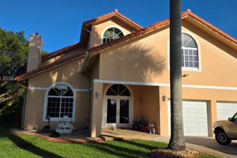 House in Plantation, Florida 5 bedrooms, 327.57 sq.m. № 2068905