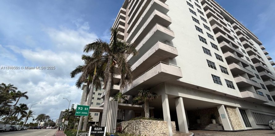 Condo à Surfside, Floride, 1 chambre № 1850804