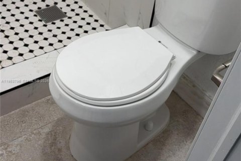 Propiedad comercial en alquiler en Miami Gardens, Florida, 1 dormitorio, 65.03 m2 № 2008195 - foto 7