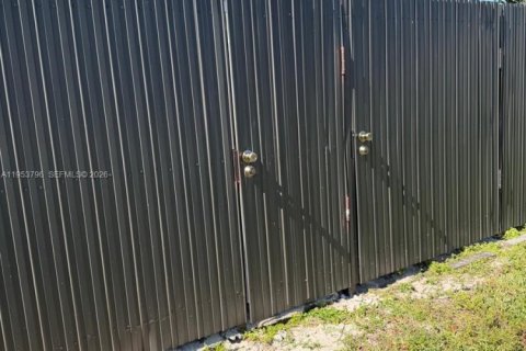 Immobilier commercial à louer à Miami Gardens, Floride: 1 chambre, 65.03 m2 № 2008195 - photo 11