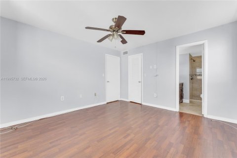 Condo in Sunrise, Florida, 2 bedrooms  № 2063965 - photo 16