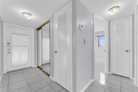 Condo in Sunrise, Florida, 2 bedrooms  № 2063965 - photo 22