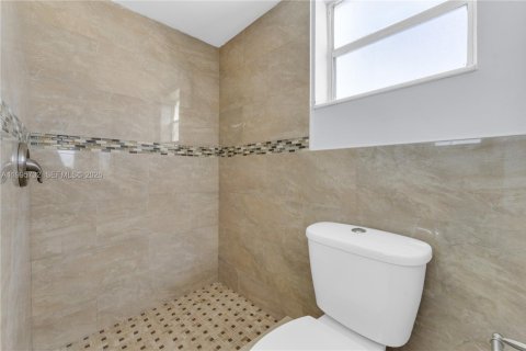 Condo in Sunrise, Florida, 2 bedrooms  № 2063965 - photo 19
