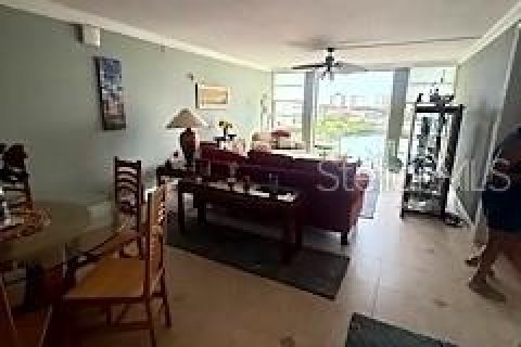 Condo in South Pasadena, Florida, 2 bedrooms  № 1903985 - photo 9